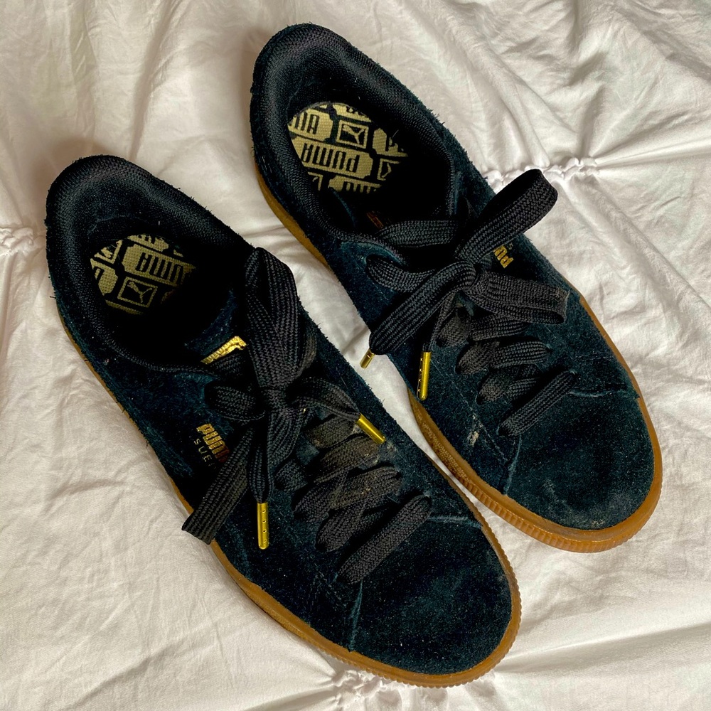 black puma sneakers